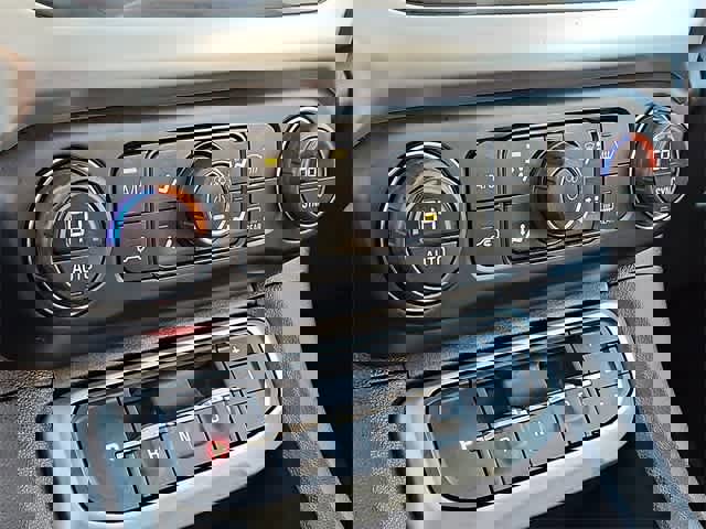 Certified 2020 GMC Acadia SLT image 24