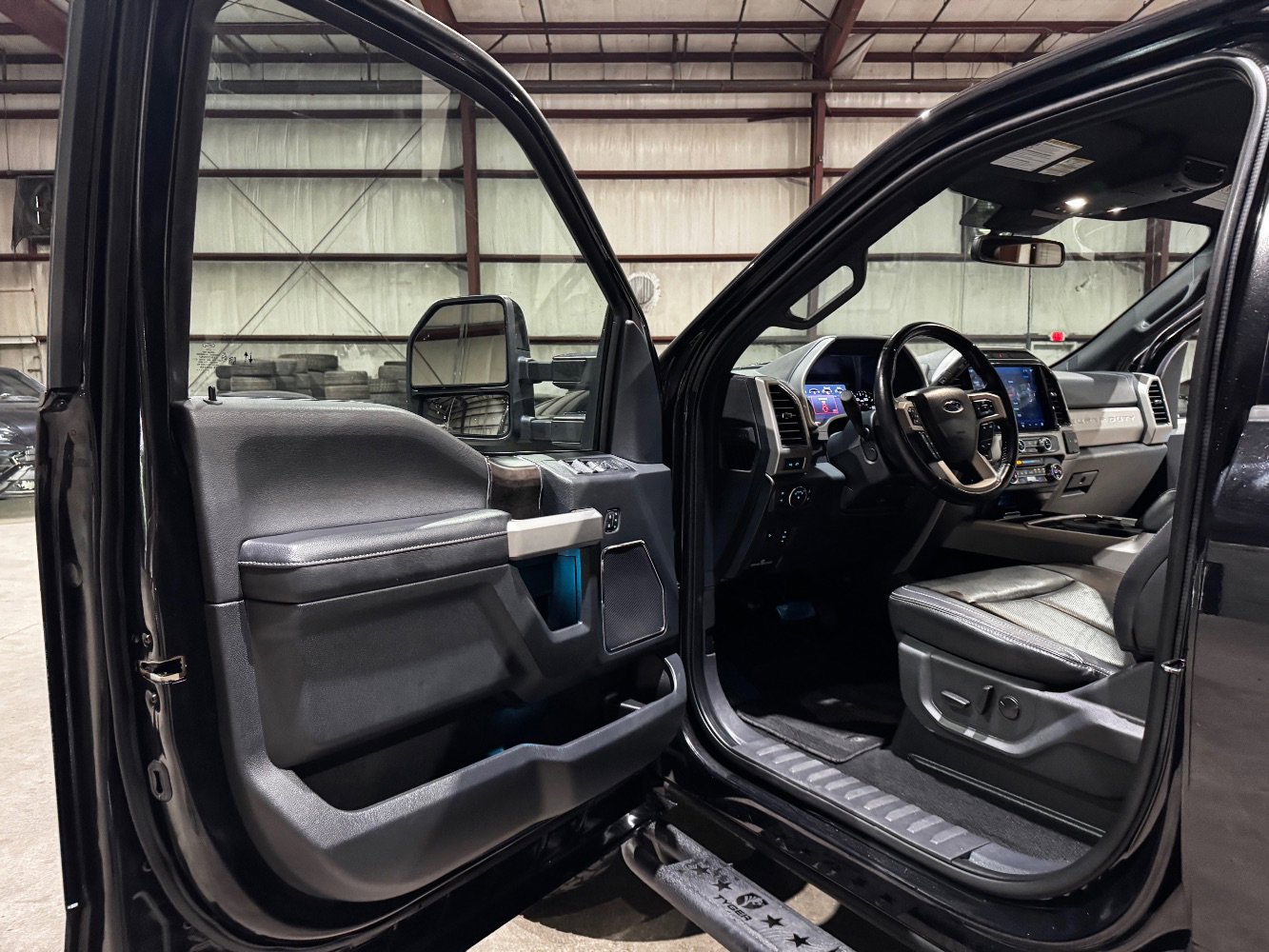 Used 2022 Ford F250 Lariat w/ Lariat Ultimate Package image 12