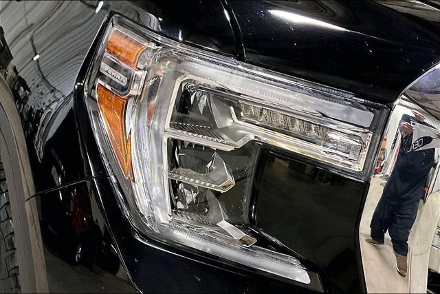 Used 2020 GMC Sierra 1500 SLT w/ SLT Premium Plus Package AWD/4WD image 4