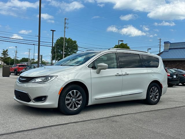 Used 2019 Chrysler Pacifica Touring-L Plus w/ Advanced Safetytec Group FWD image 2