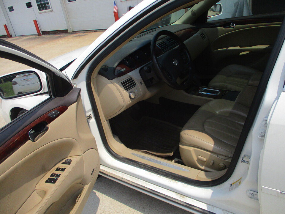 Used 2007 Buick Lucerne CXS w/ Driver Confidence Package FWD image 9