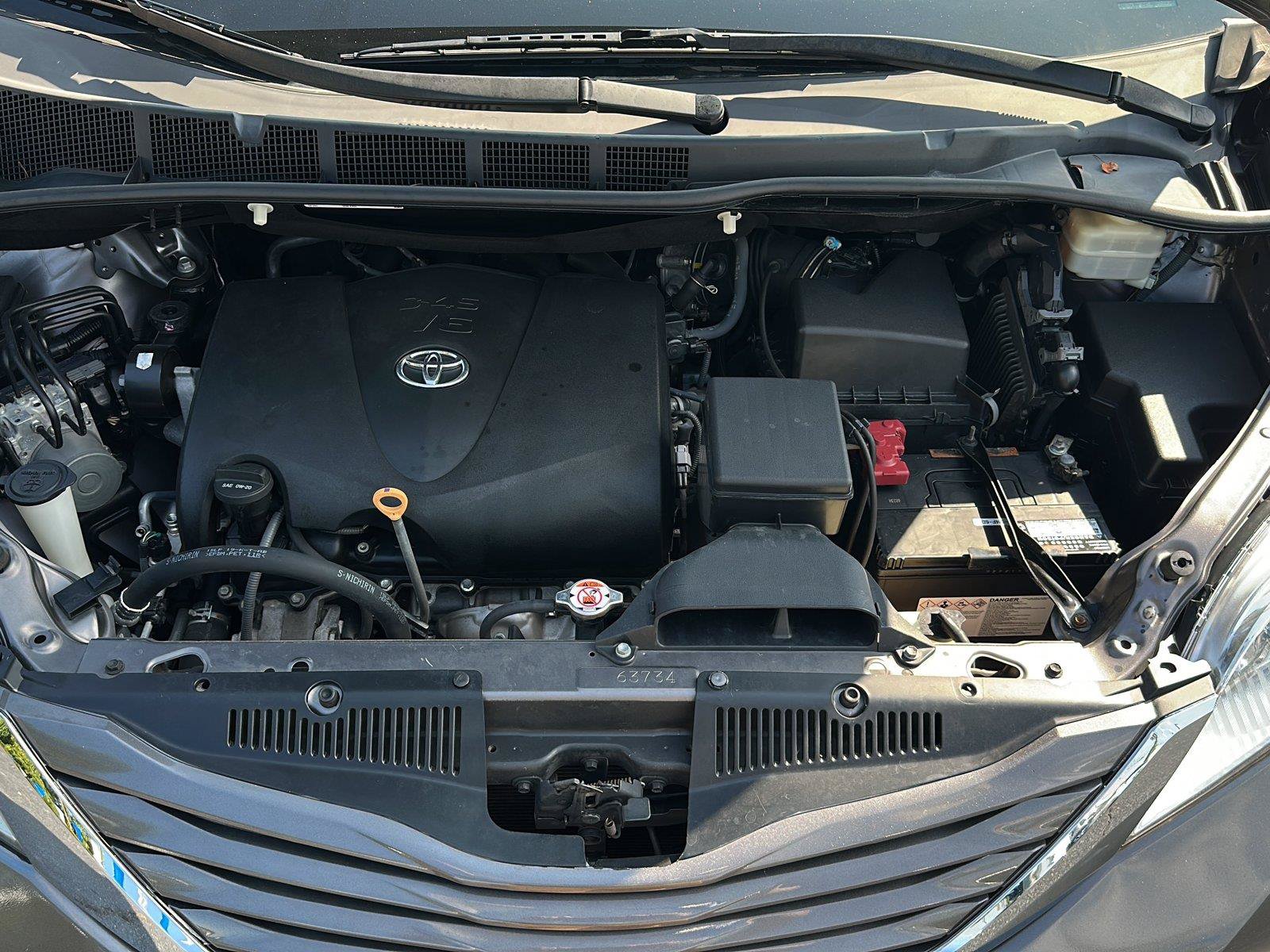 Used 2017 Toyota Sienna XLE w/ XLE Navigation Package FWD image 31