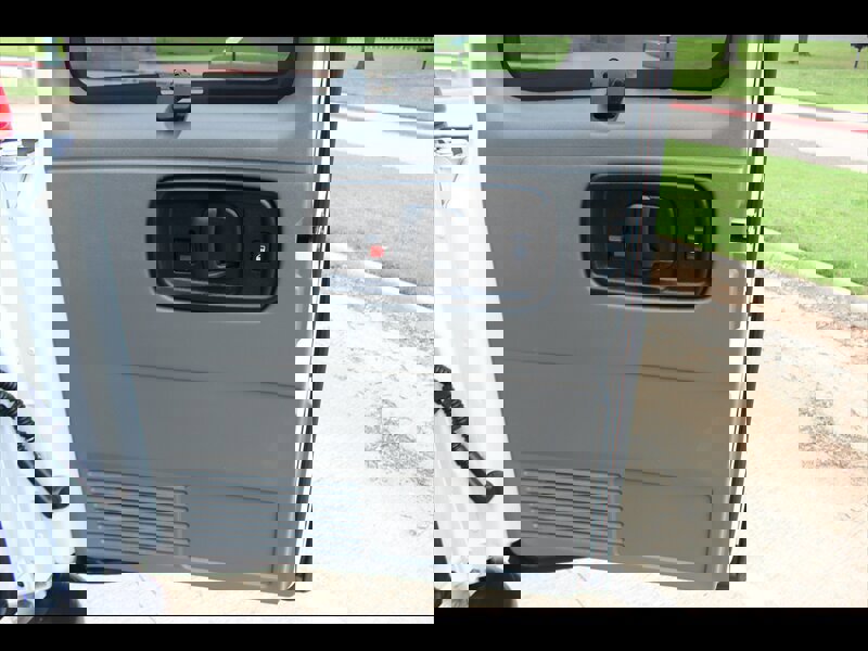 Used 2025 Chevrolet Express 3500 LS RWD image 10