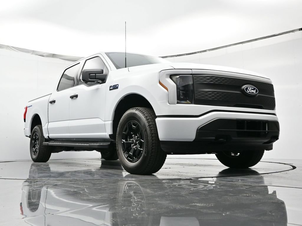 New 2025 Ford F150 Lightning XLT image 42