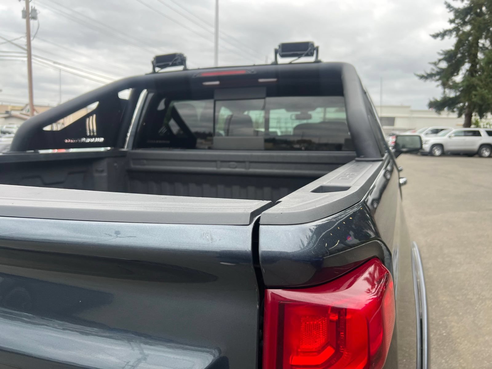 Used 2019 Chevrolet Silverado 1500 LTZ w/ LTZ Convenience Package AWD/4WD image 5