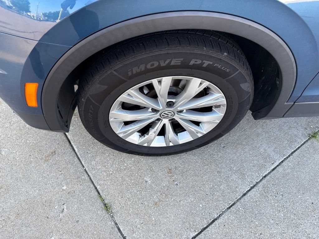 Used 2018 Volkswagen Tiguan SE AWD/4WD image 12