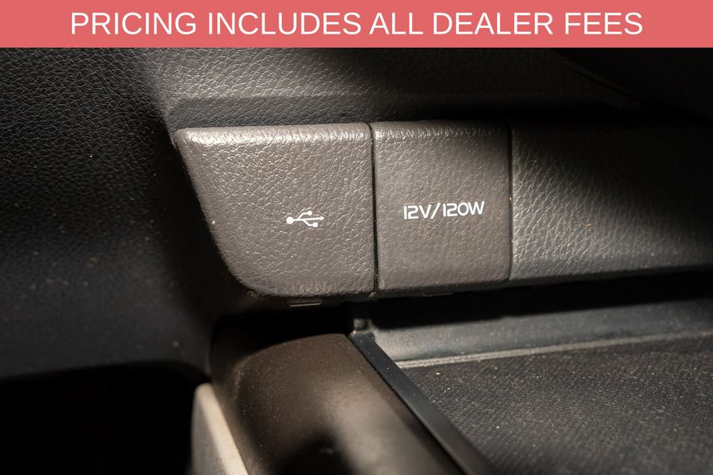 Used 2023 Toyota Camry SE FWD image 13