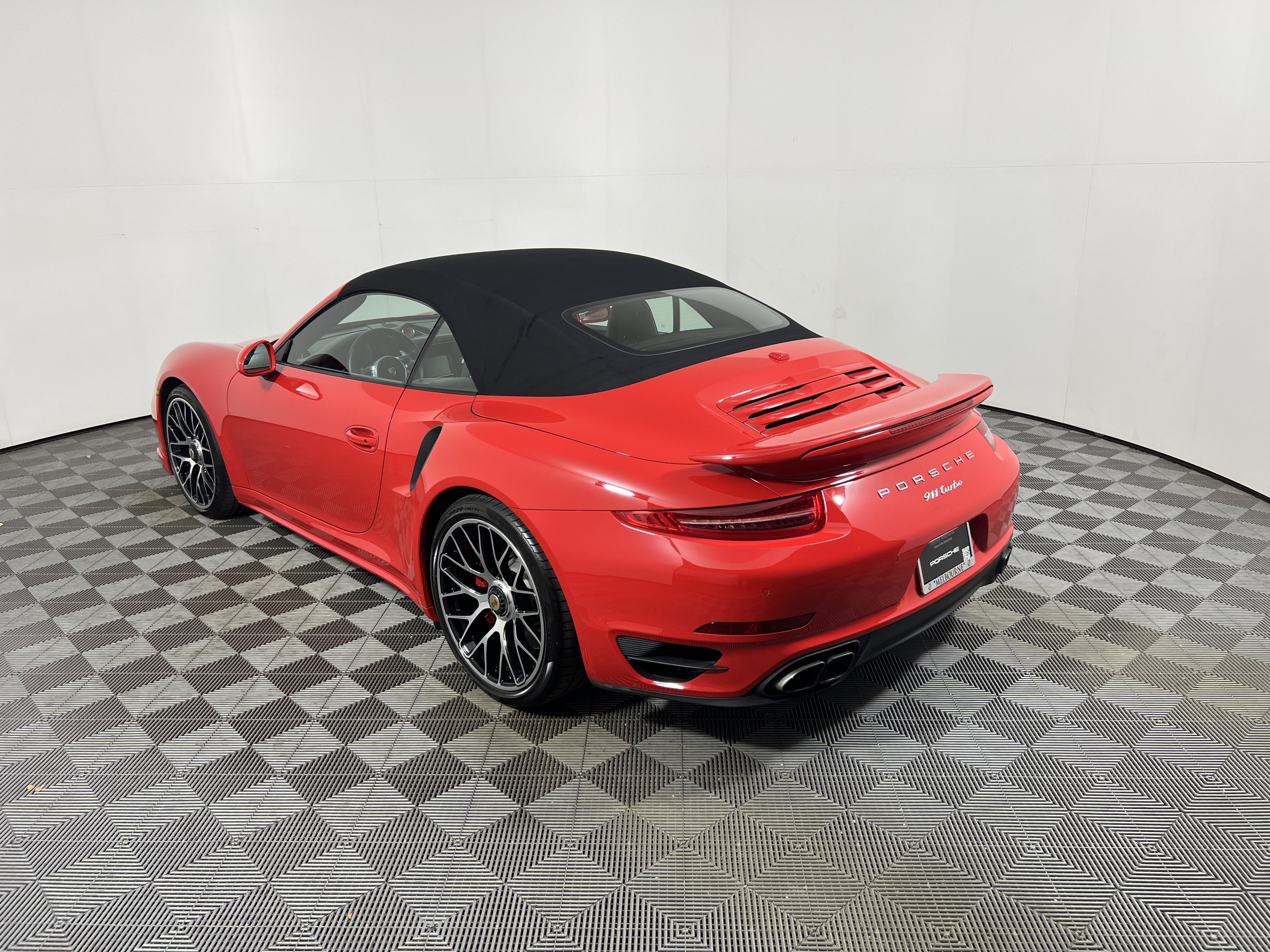 Certified 2015 Porsche 911 4 Cabriolet AWD/4WD image 3