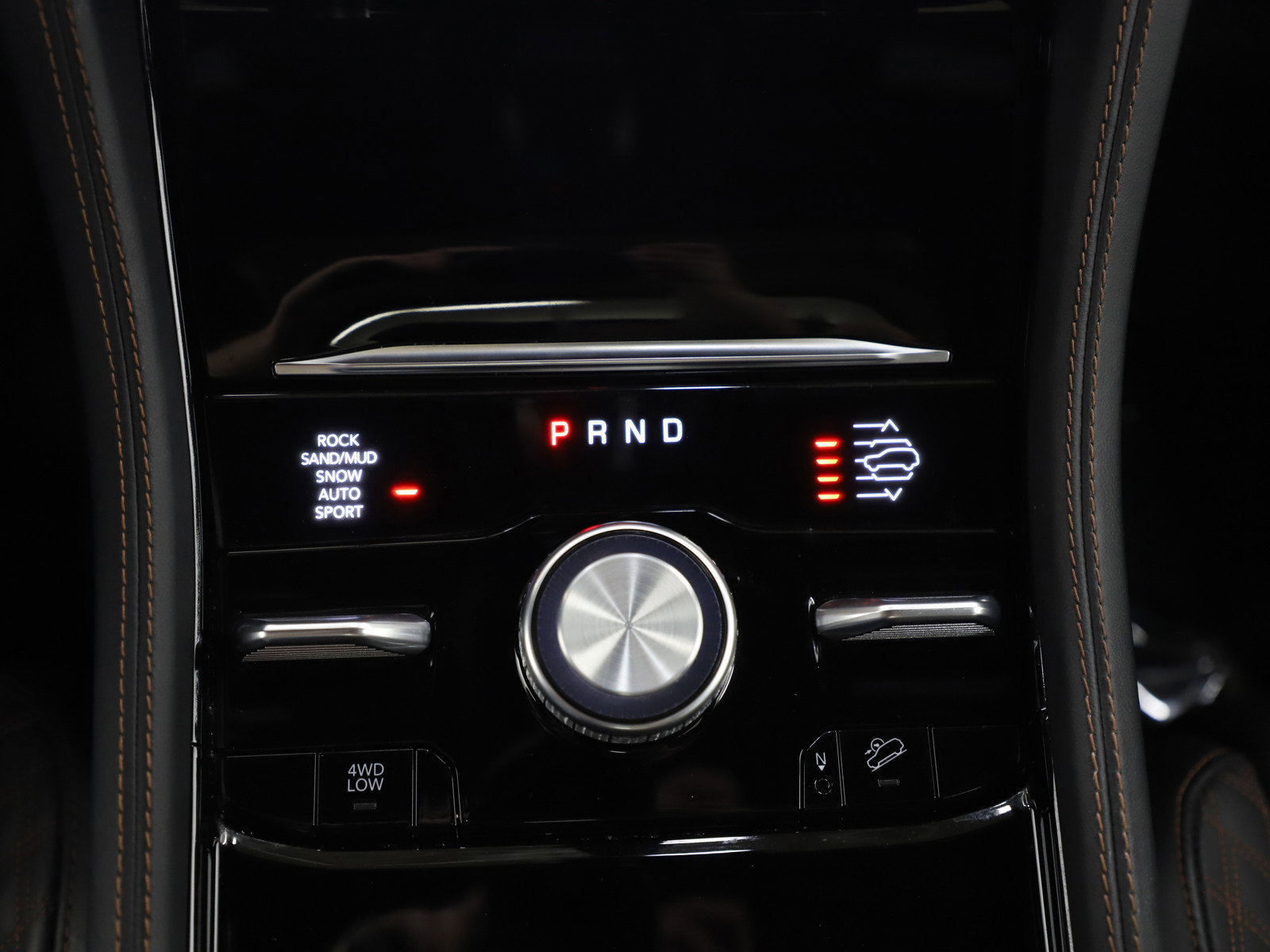 Used 2024 Jeep Grand Cherokee Summit AWD/4WD image 25