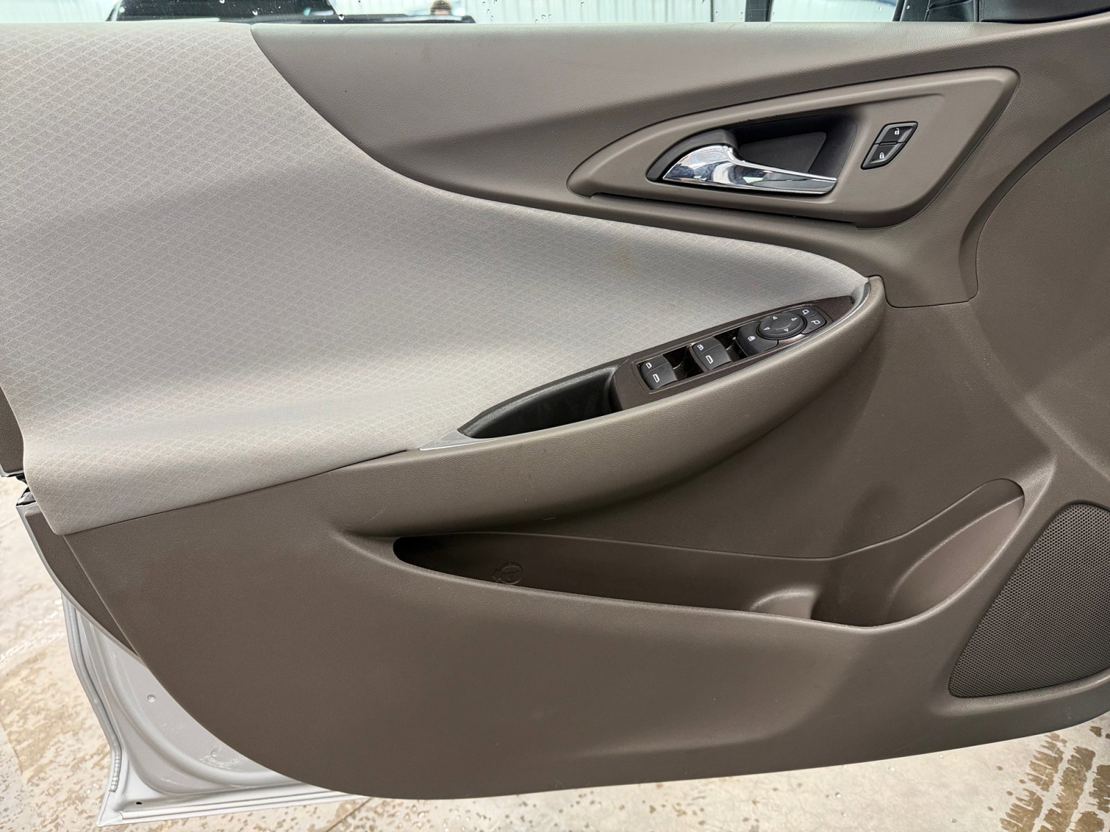 Used 2021 Chevrolet Malibu LT FWD image 21