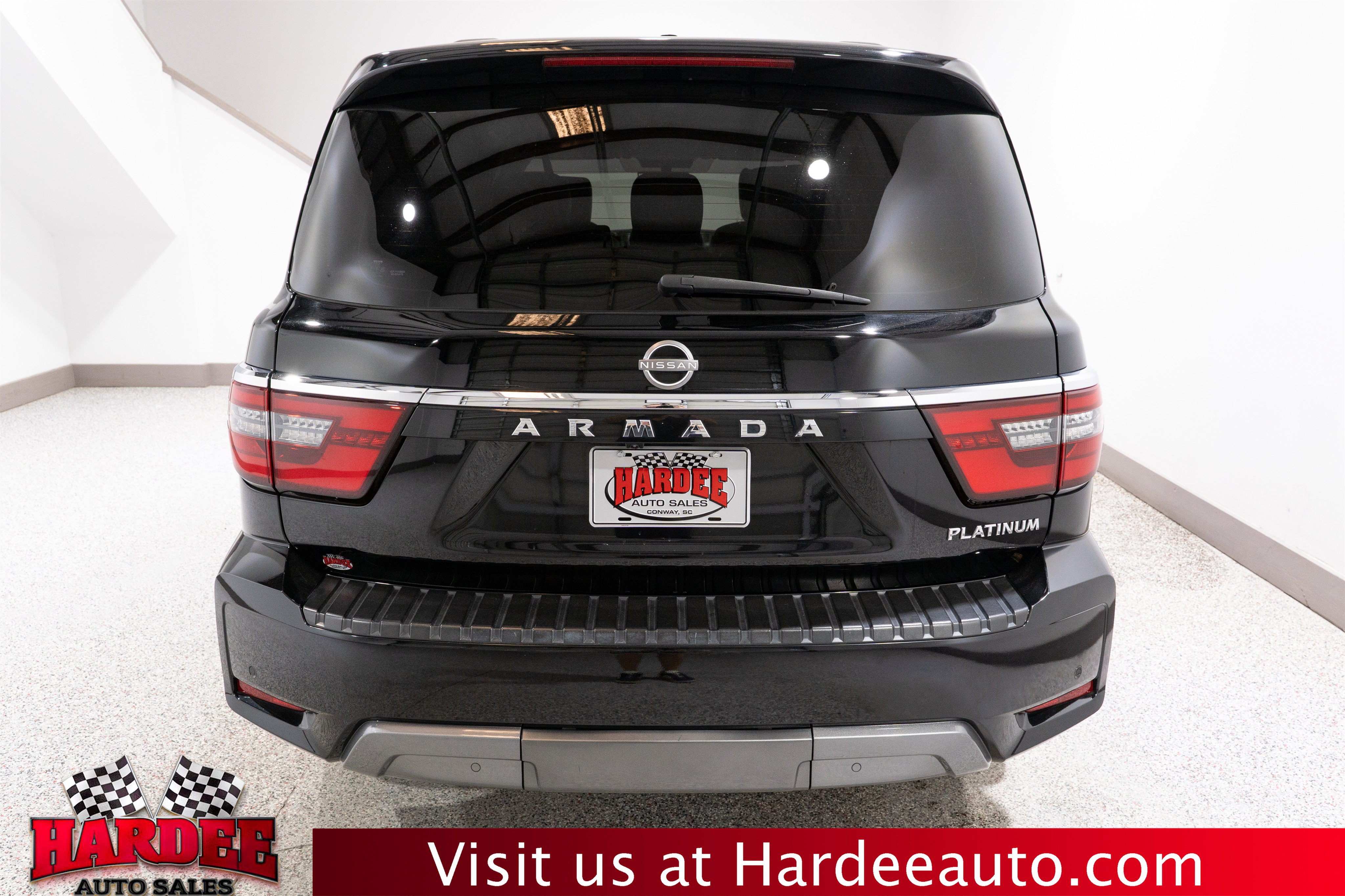 Used 2022 Nissan Armada Platinum RWD image 4
