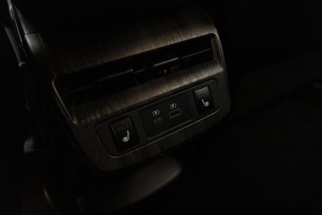 Used 2023 Nissan Ariya AWD image 20