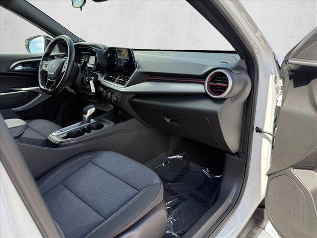 Used 2024 Chevrolet Trax RS w/ Driver Confidence Package FWD image 12