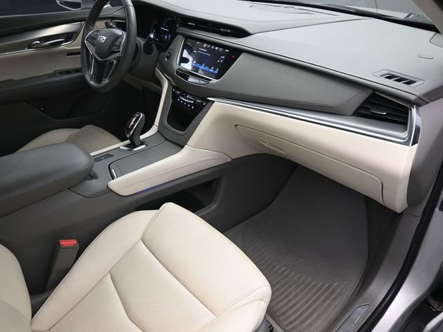 Used 2018 Cadillac XT5 Luxury w/ Driver Awareness Package image 40