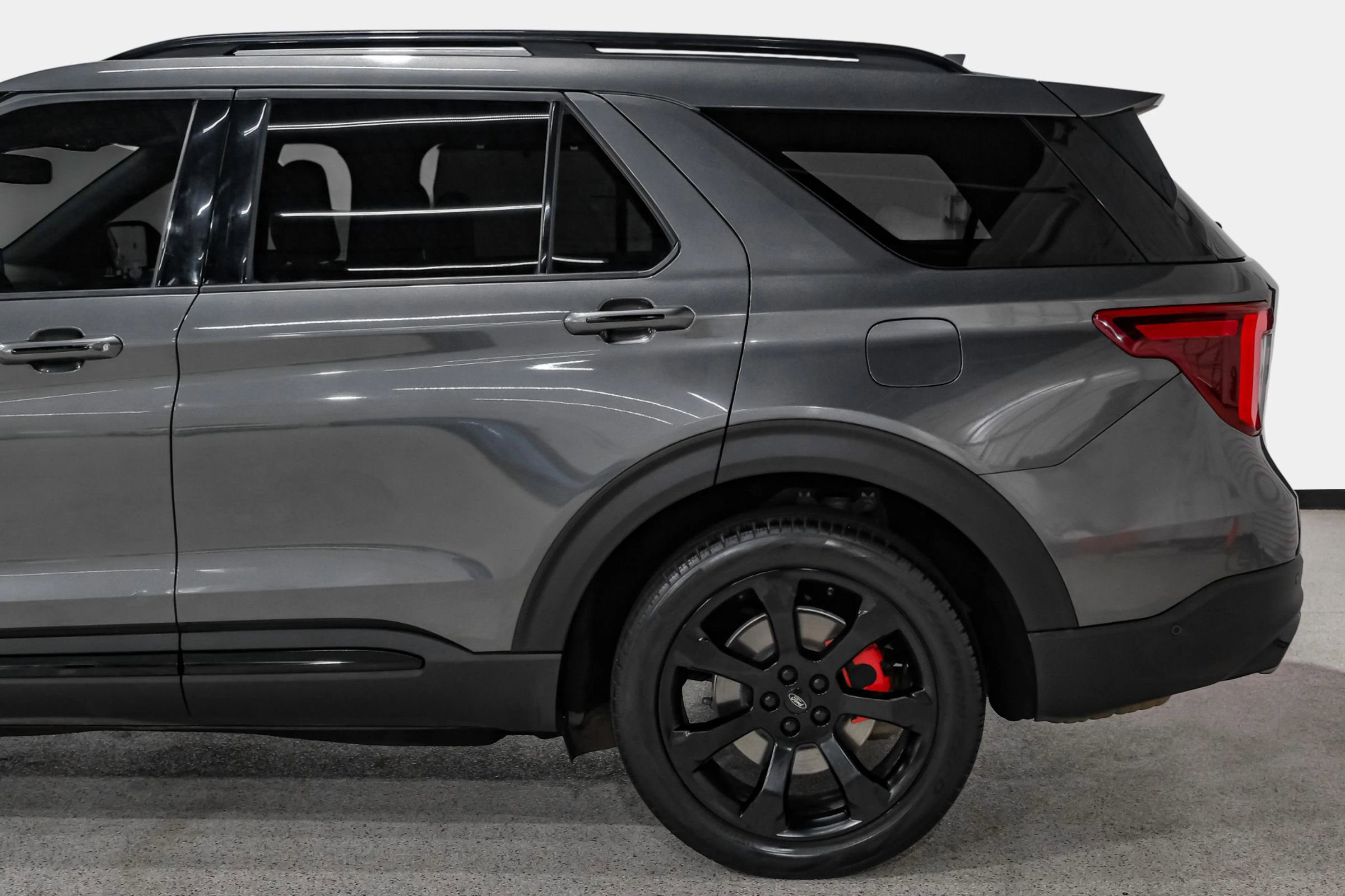 Used 2020 Ford Explorer ST w/ ST Street Pack image 11