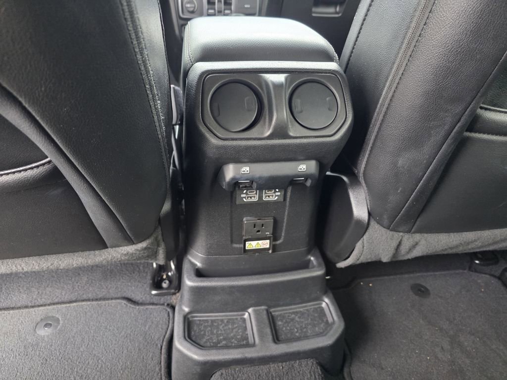 Used 2022 Jeep Wrangler Unlimited Sahara image 18