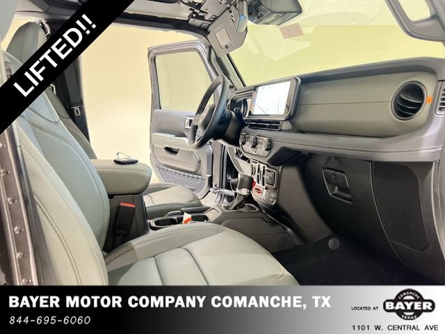 Used 2025 Jeep Gladiator Mojave AWD/4WD image 26