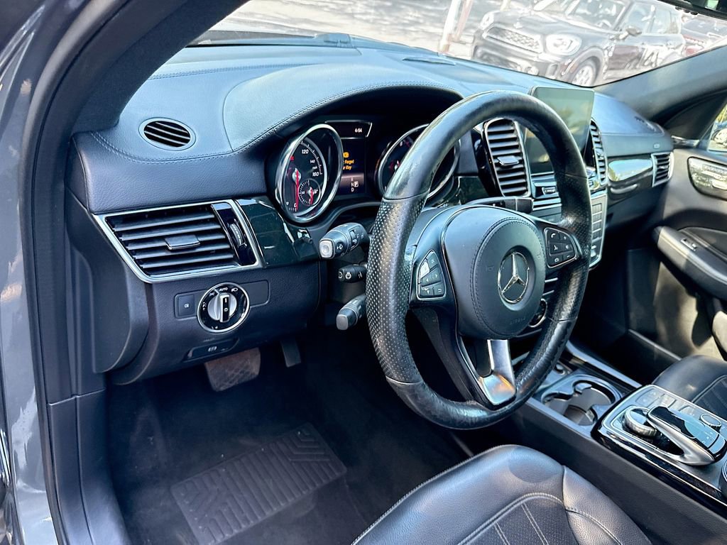 Used 2018 Mercedes-Benz GLS 450 4MATIC w/ Premium Package image 10