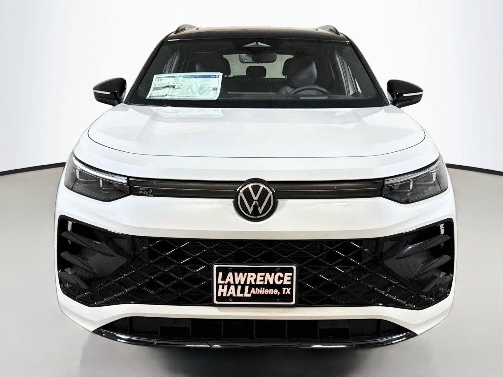 New 2026 Volkswagen Tiguan SE R-Line FWD image 2