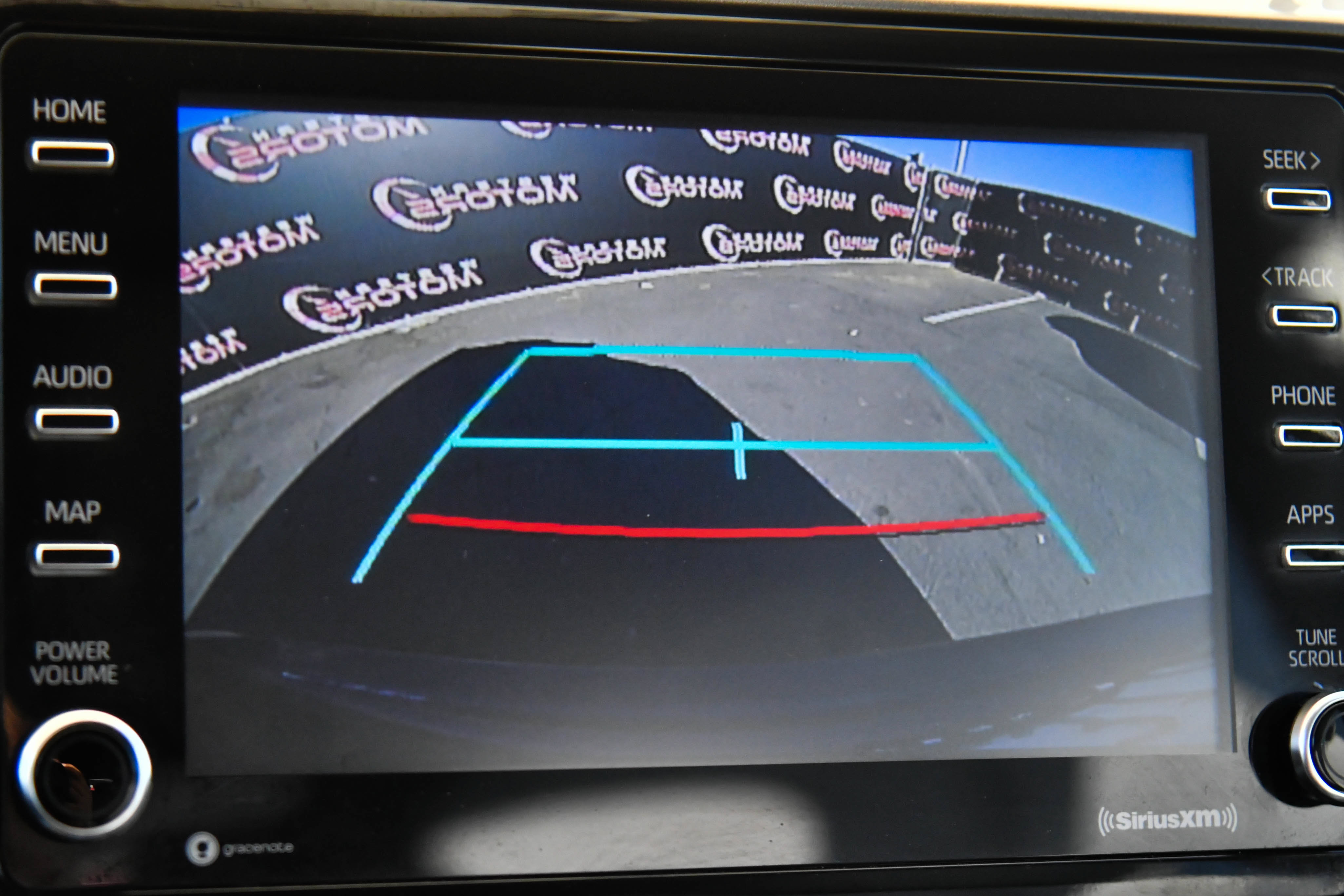 Used 2021 Toyota Highlander L FWD image 19
