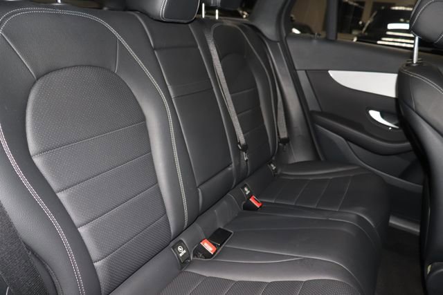 Used 2020 Mercedes-Benz GLC 300 image 18