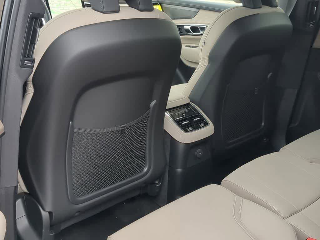 New 2026 Volvo XC90 T8 Plus w/ Protection Package Premier AWD/4WD image 17