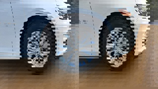 Used 2025 Chevrolet Malibu LT image 17