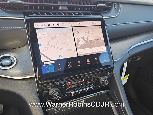 New 2025 Jeep Grand Cherokee Limited w/ Black Appearance Package image 20