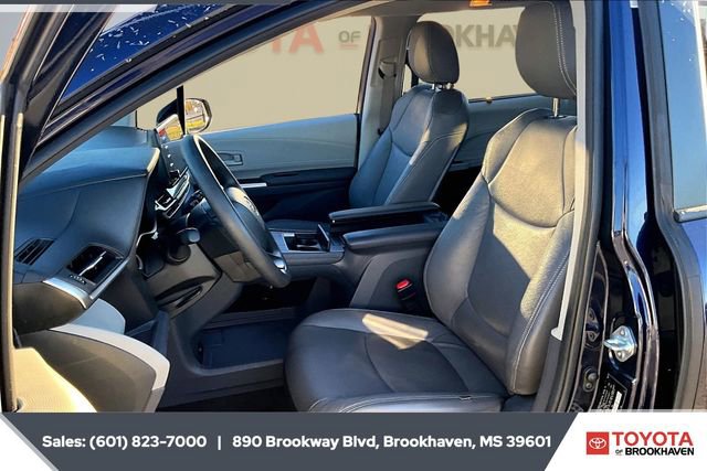 Used 2023 Toyota Sienna LE image 18