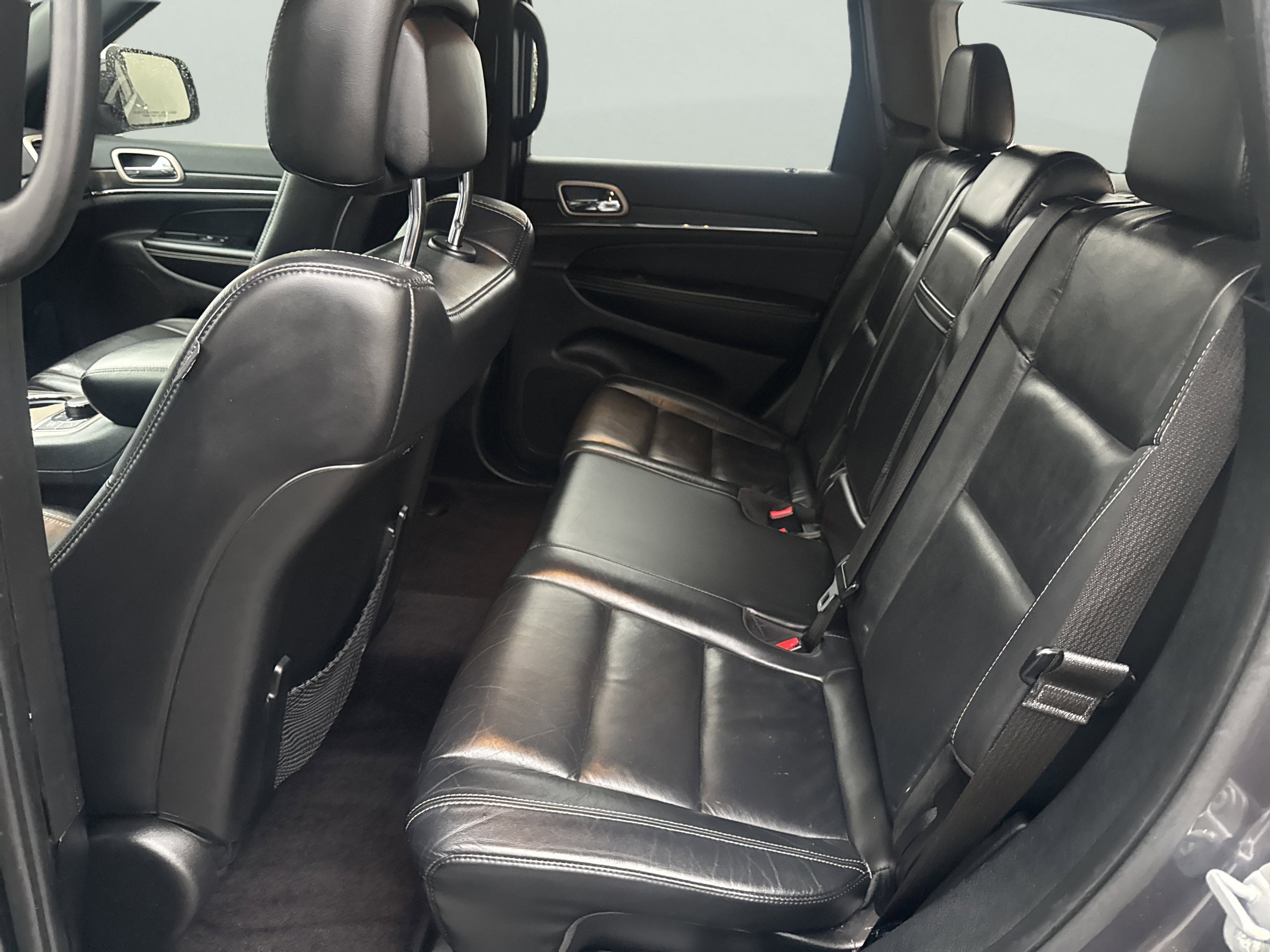 Used 2017 Jeep Grand Cherokee Limited image 11