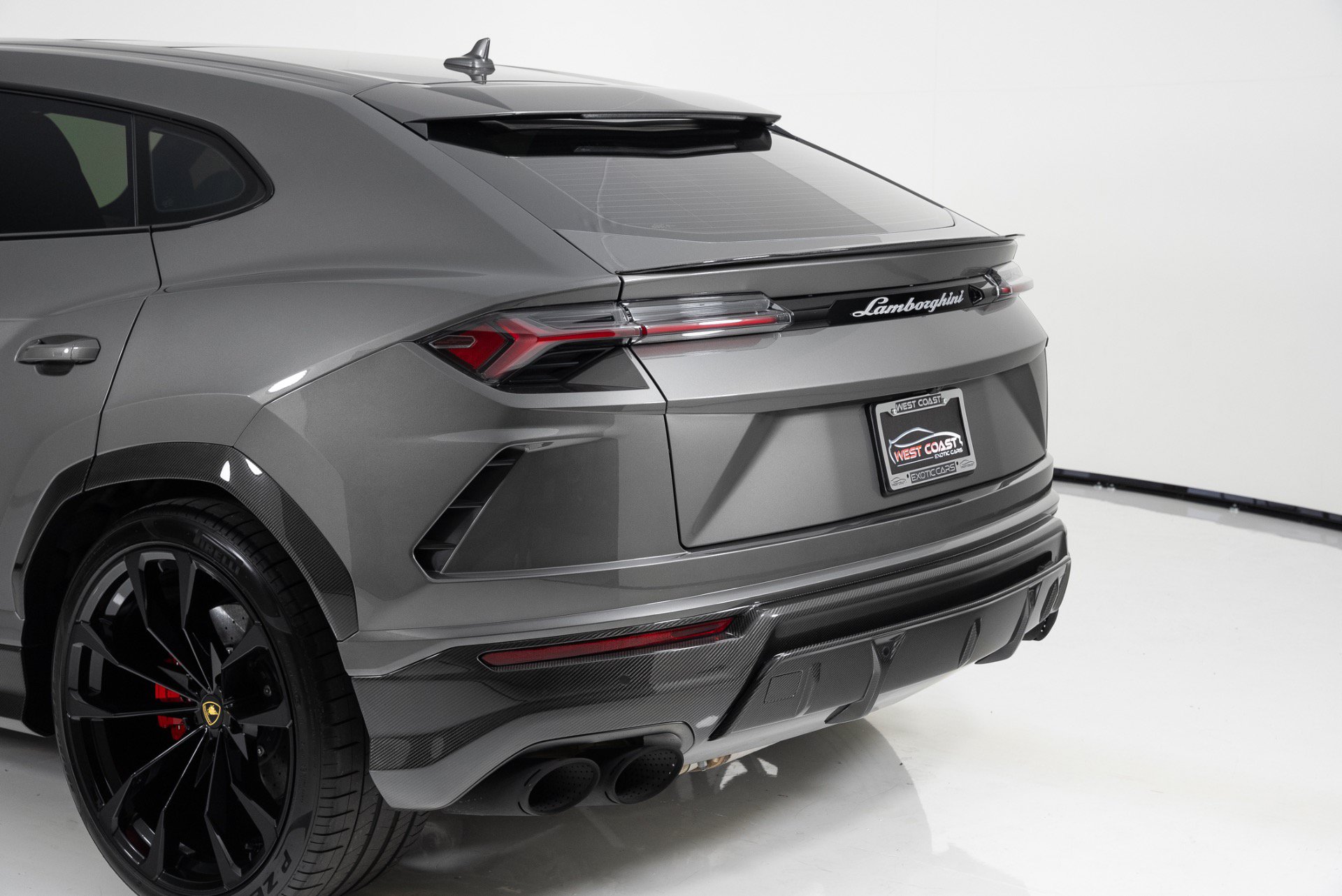 Used 2021 Lamborghini Urus AWD/4WD image 41
