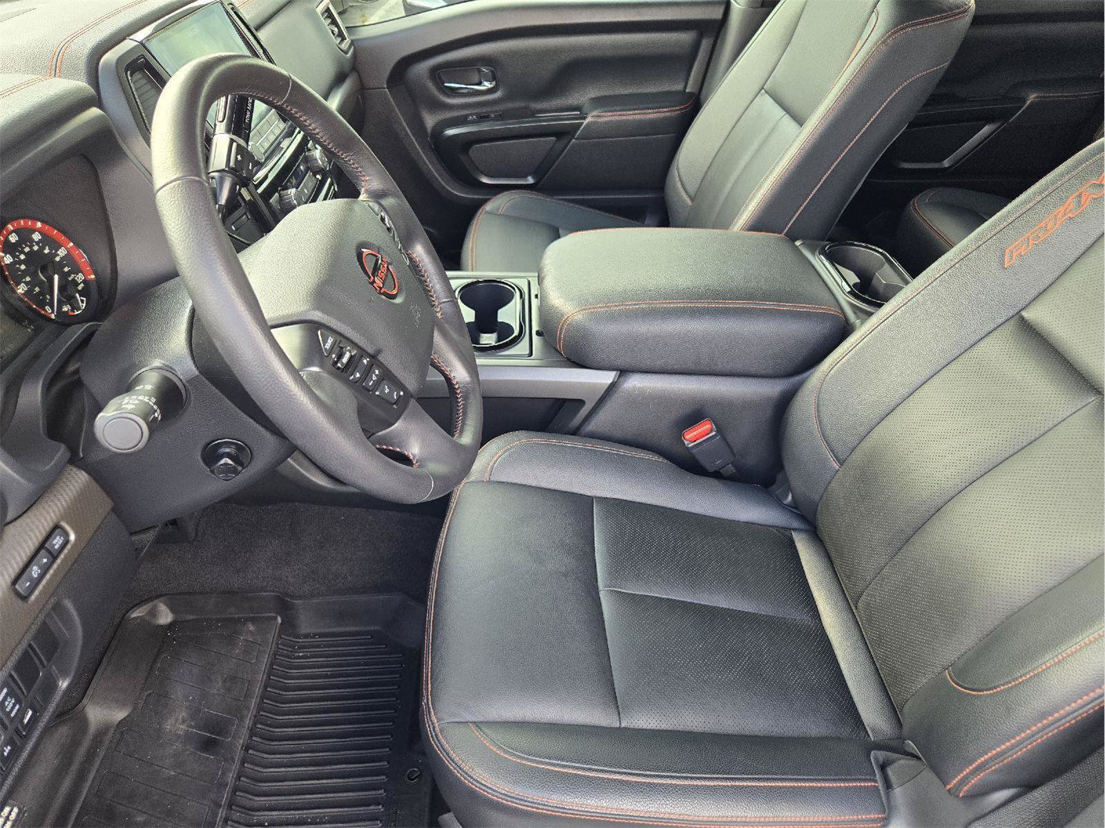 Used 2024 Nissan Titan PRO-4X w/ Pro-4x Convenience Package AWD/4WD image 13