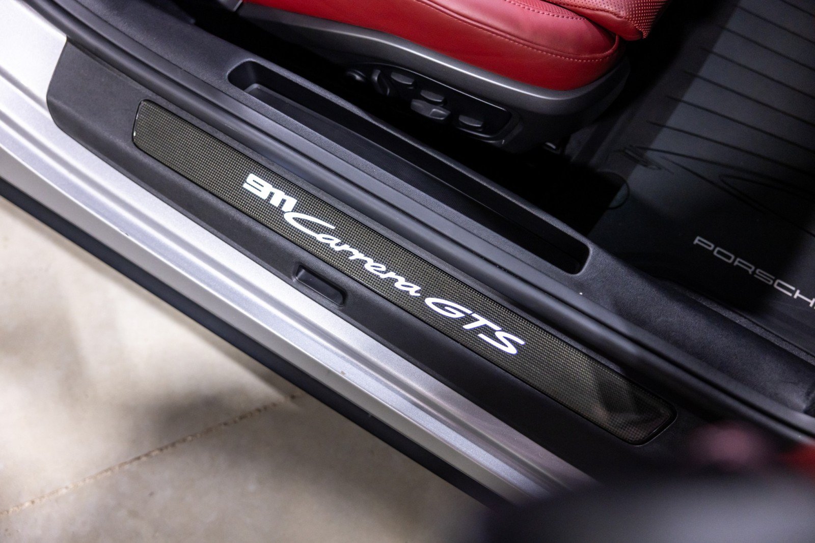 Used 2022 Porsche 911 Cabriolet image 32