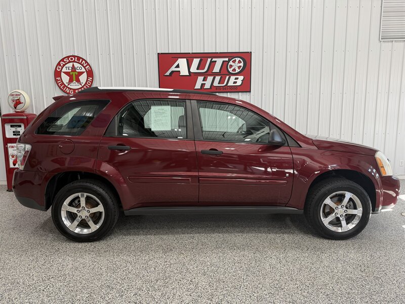 Used 2007 Chevrolet Equinox LS AWD/4WD image 3