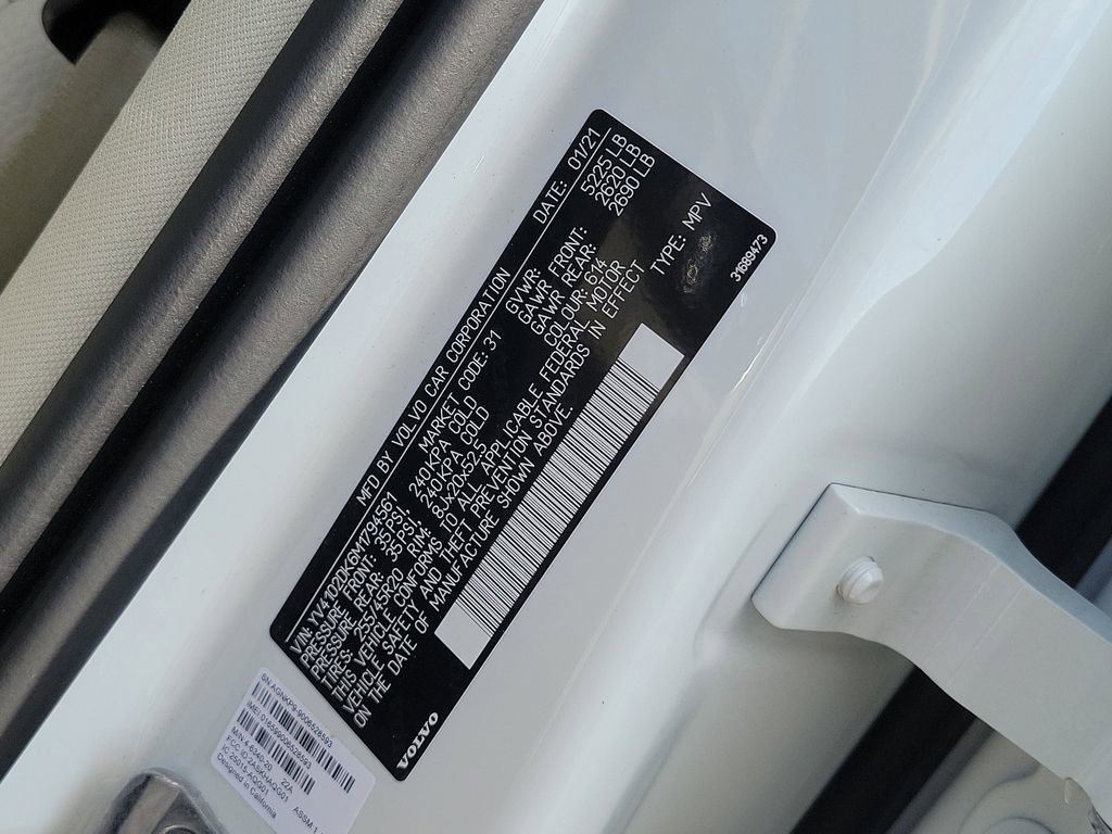 Used 2021 Volvo XC60 T5 Momentum w/ Protection Package Premier image 32