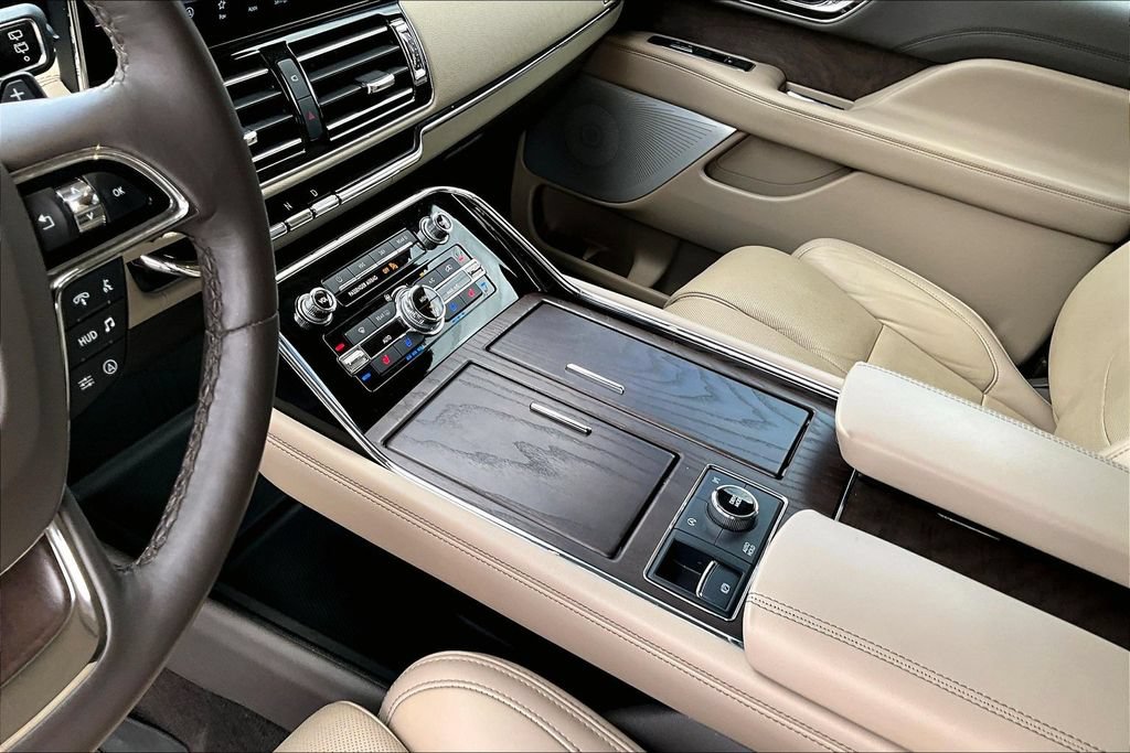 Used 2023 Lincoln Navigator L Reserve AWD/4WD image 19