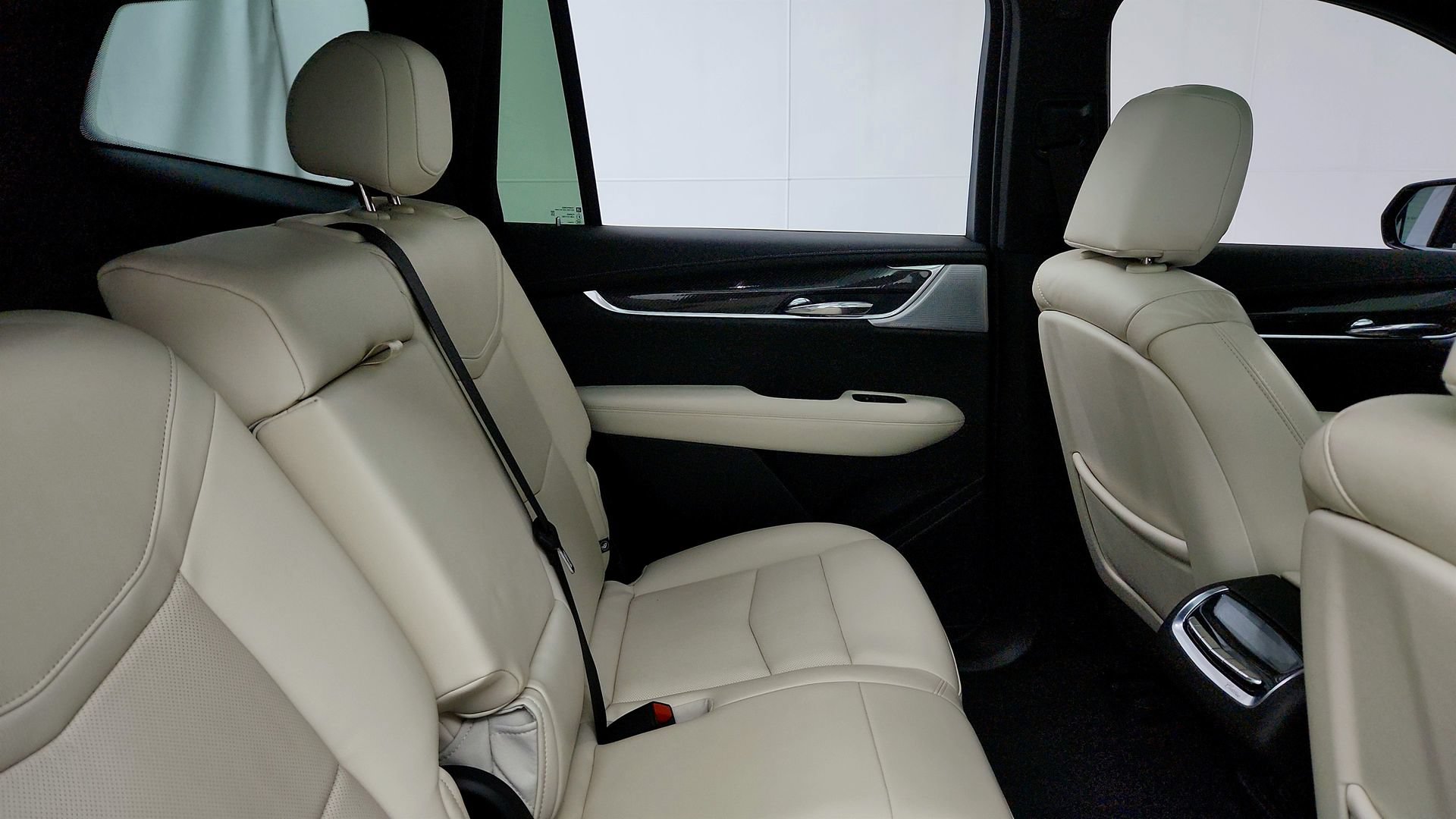 Certified 2024 Cadillac XT6 Sport AWD/4WD image 31