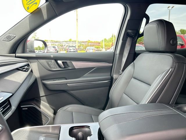Used 2026 Buick Enclave Preferred w/ Power Package AWD/4WD image 32