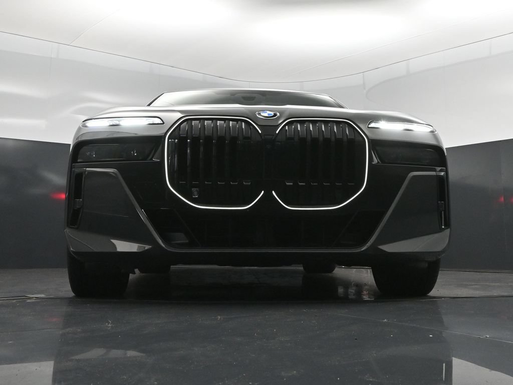 Certified 2026 BMW 740i w/ Executive Package RWD image 45