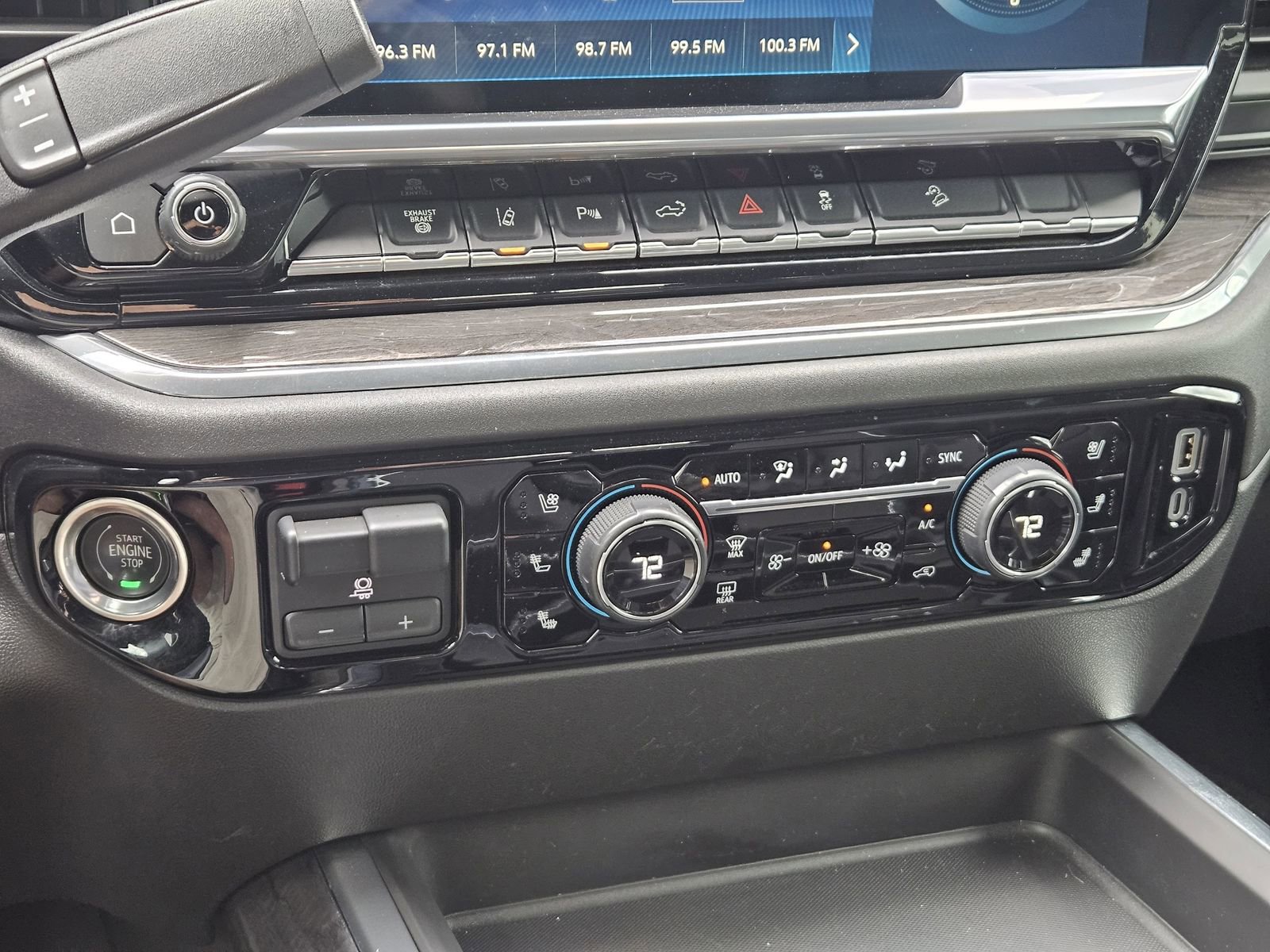 Certified 2024 Chevrolet Silverado 2500 LTZ w/ LTZ Convenience Package image 24