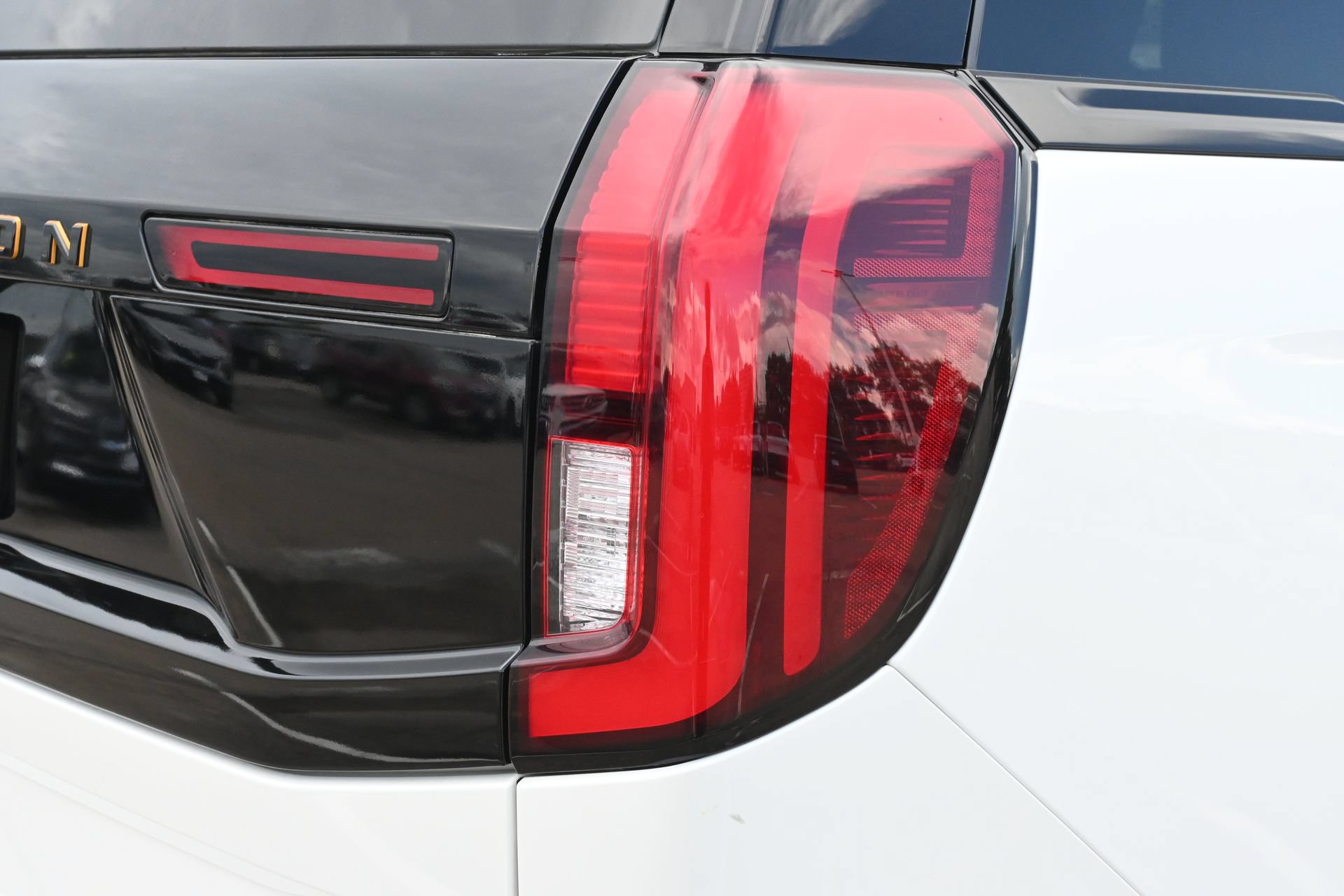 Used 2025 Ford Expedition Tremor AWD/4WD image 23
