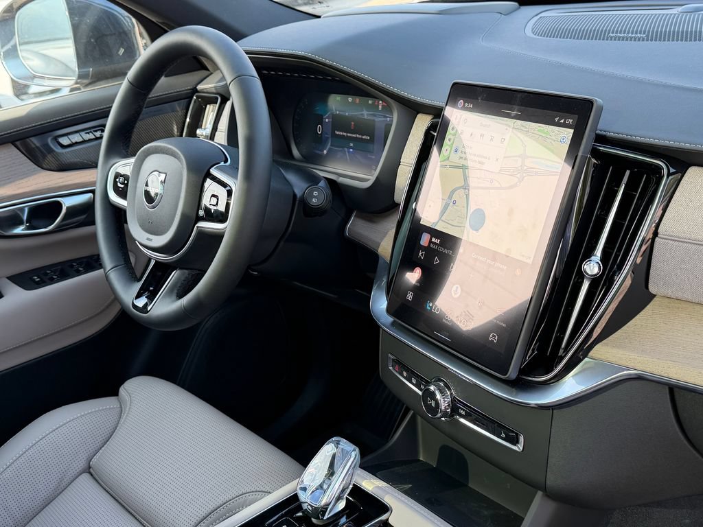 New 2026 Volvo XC90 T8 Ultra w/ Protection Package Premier AWD/4WD image 7
