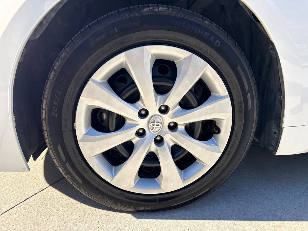Used 2022 Toyota Corolla LE image 11