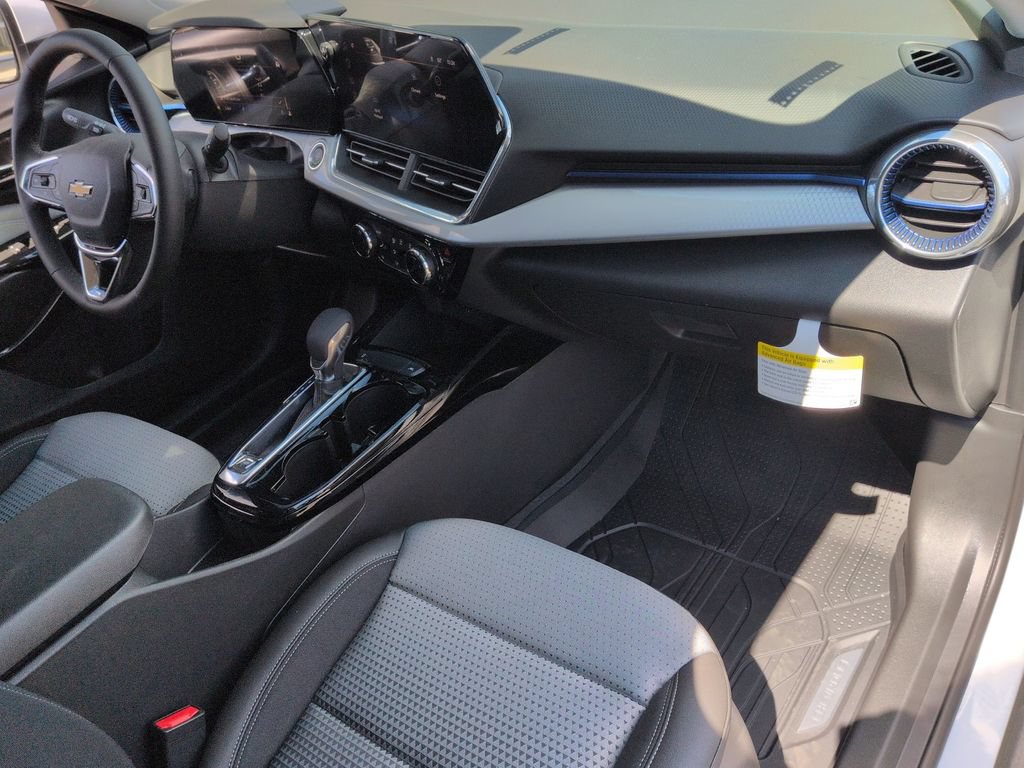 New 2026 Chevrolet Trax LT w/ Driver Confidence Package FWD image 24