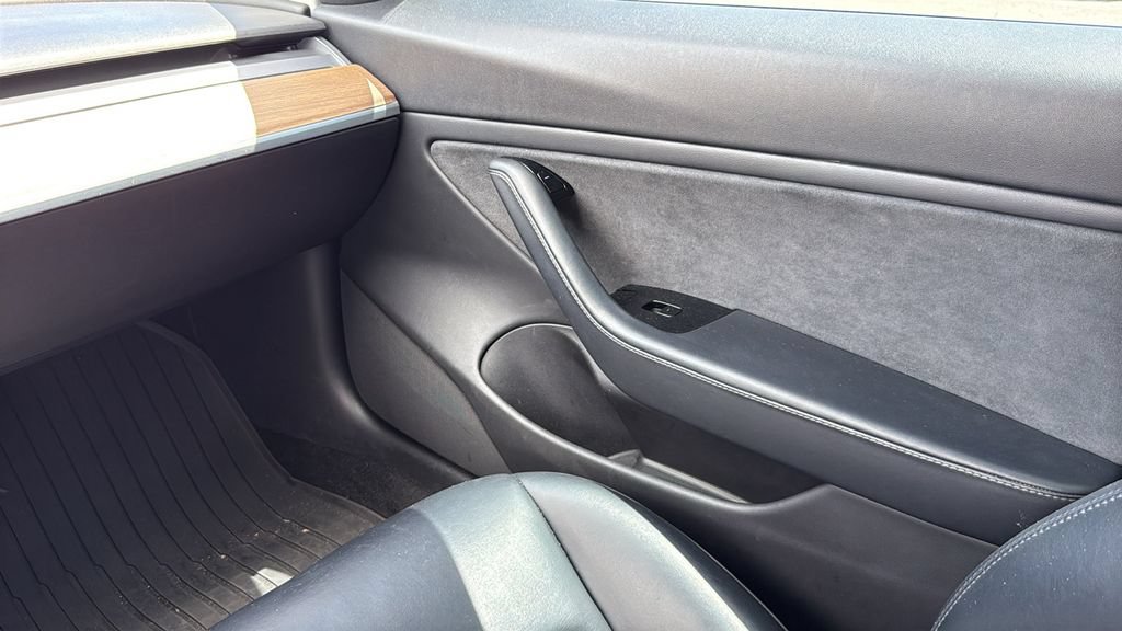 Used 2019 Tesla Model 3 Mid Range RWD image 27