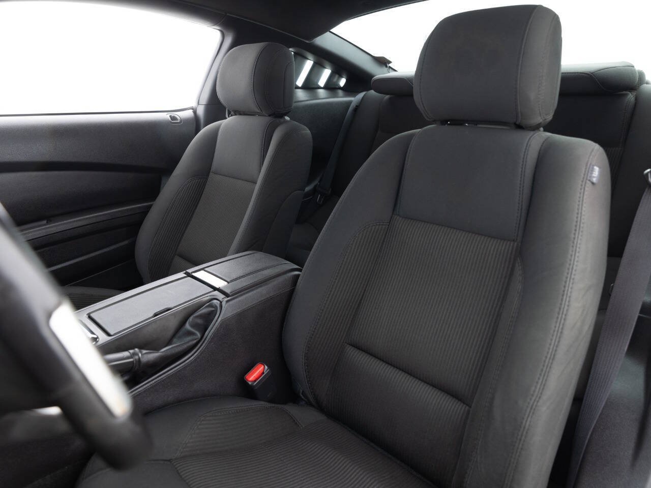 Used 2014 Ford Mustang Coupe RWD image 22