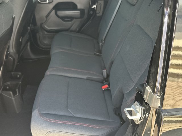 Used 2026 Jeep Wrangler Unlimited Rubicon AWD/4WD image 13