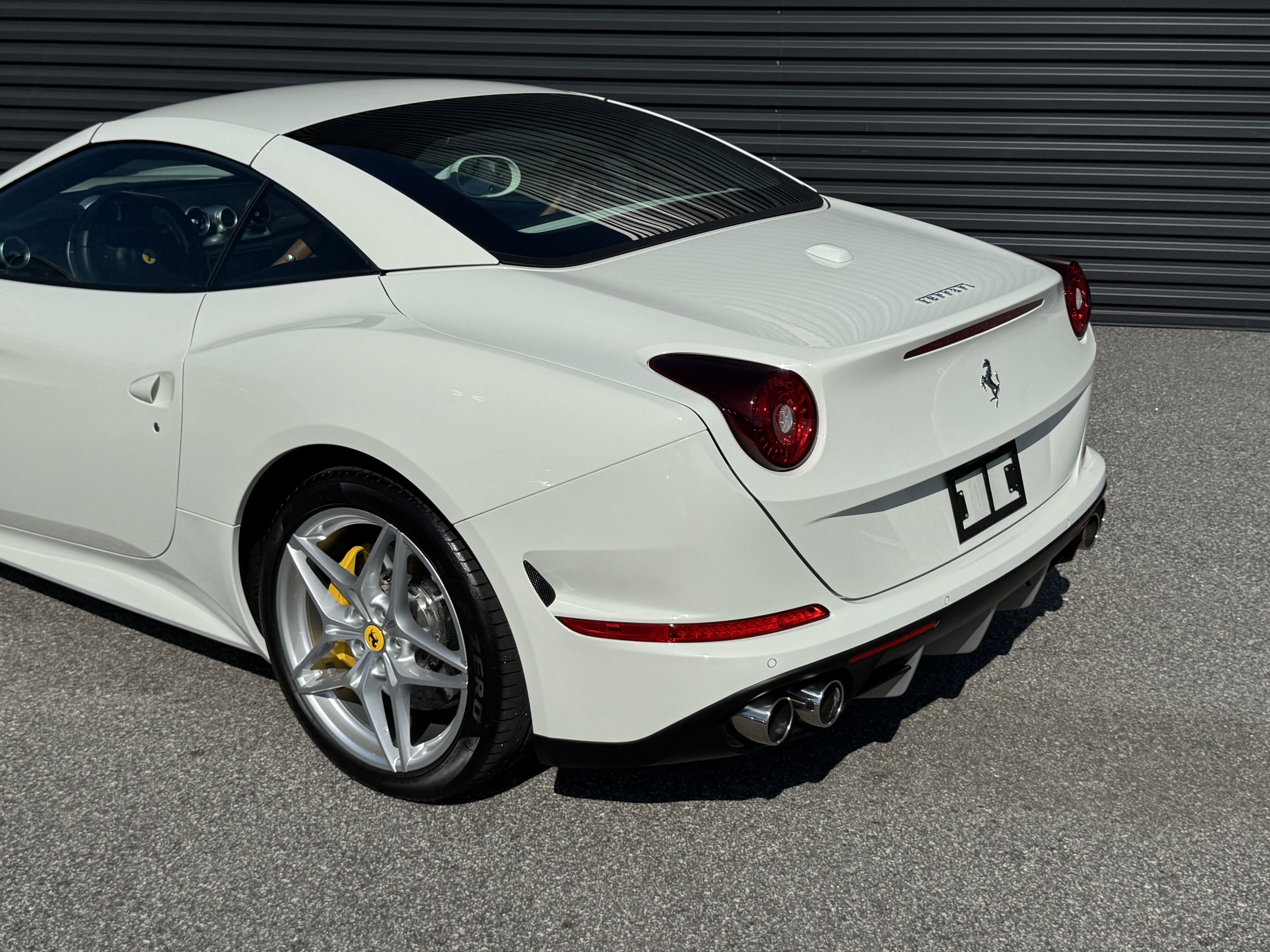 Used 2017 Ferrari California T image 15