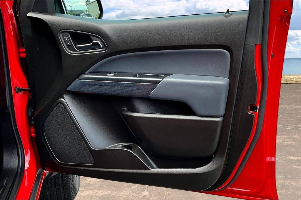 Used 2017 Chevrolet Colorado Z71 AWD/4WD image 31
