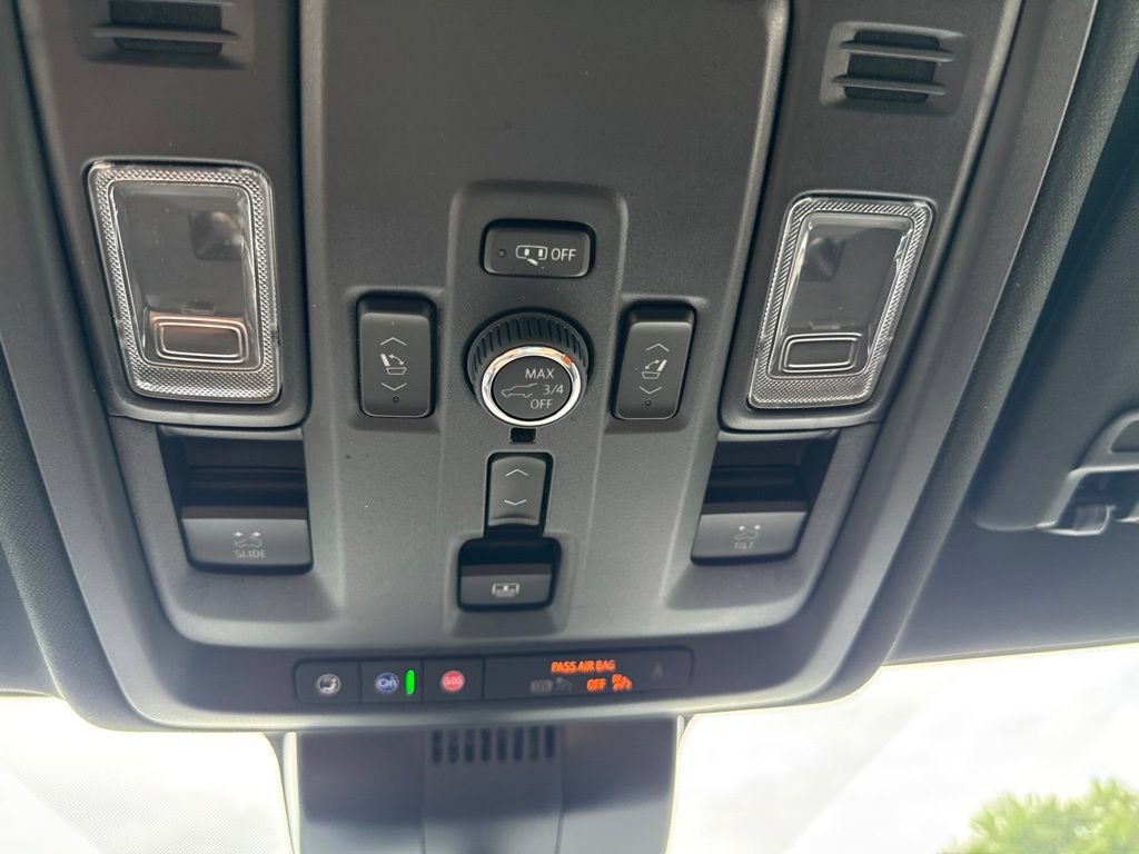 Used 2025 GMC Yukon XL Denali Ultimate AWD/4WD image 42